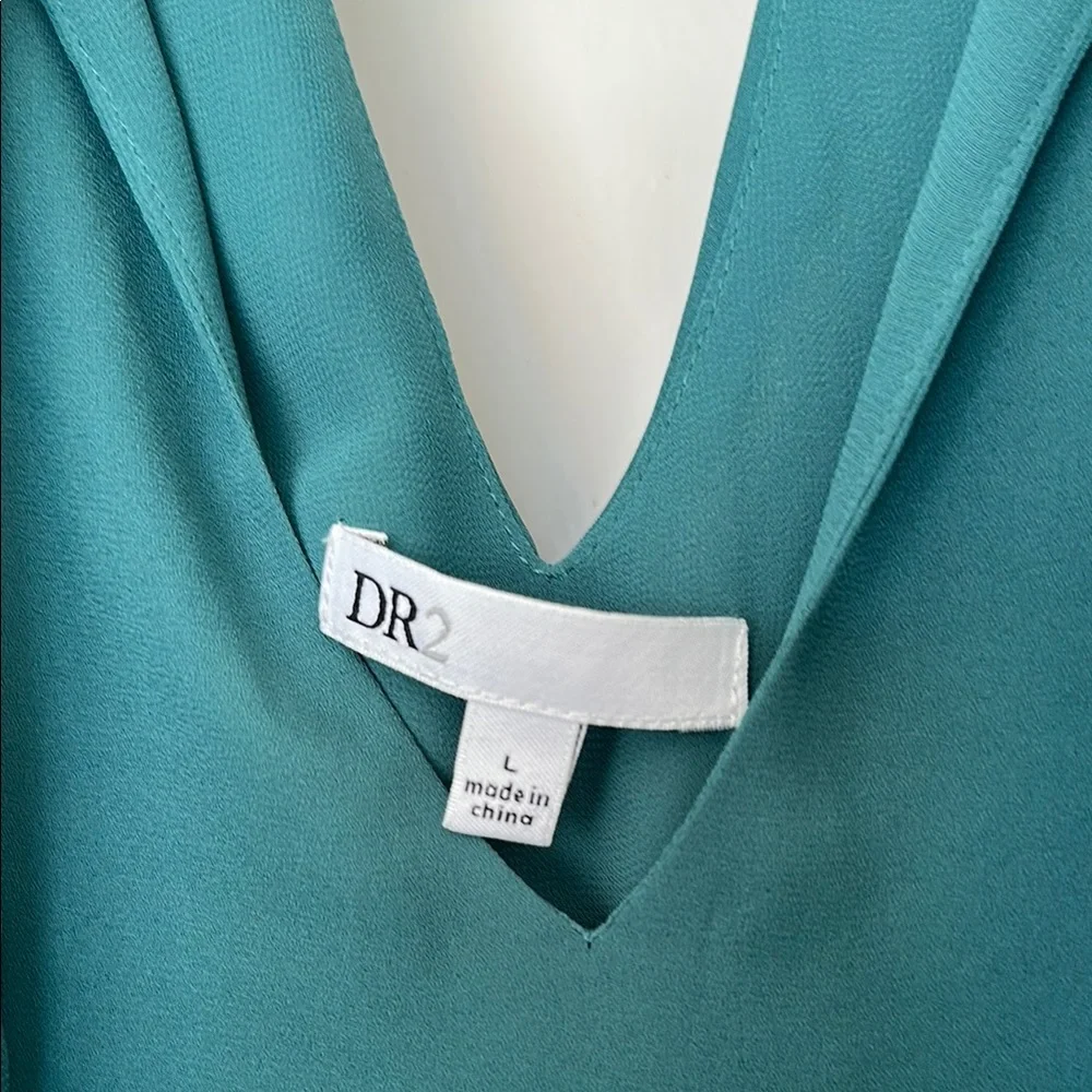 DR2 Teal Sleeveless Blouse . Flows great - Picture 3 of 6